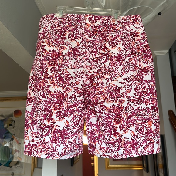 NWT Talbots Floral Bermuda Shorts Sz 10 - Picture 3 of 10